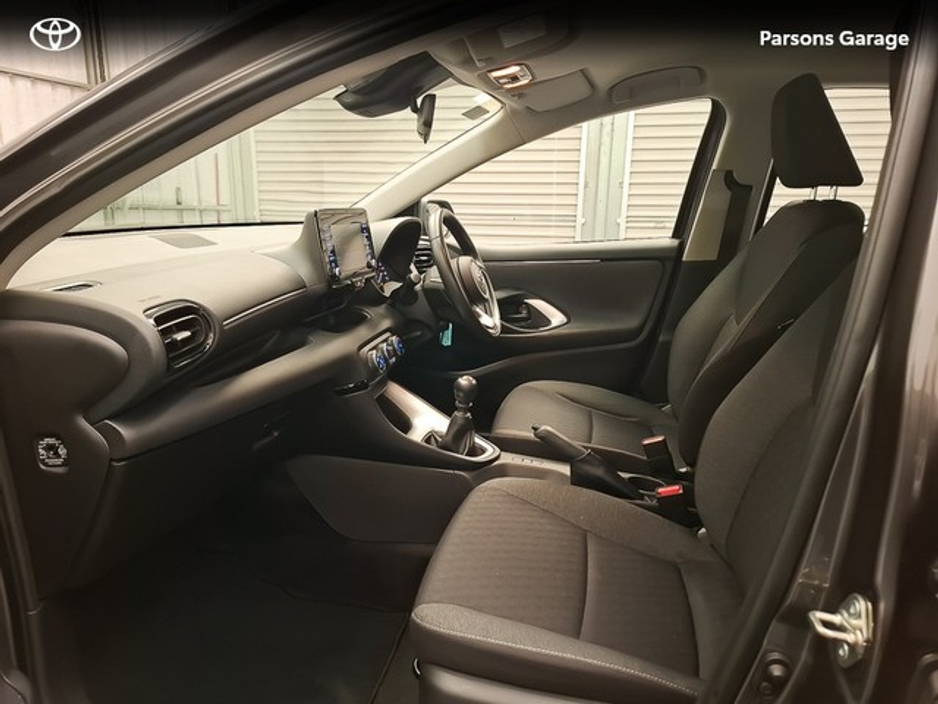 2022 Toyota Yaris 1.5 LUNA 4DR €19,995