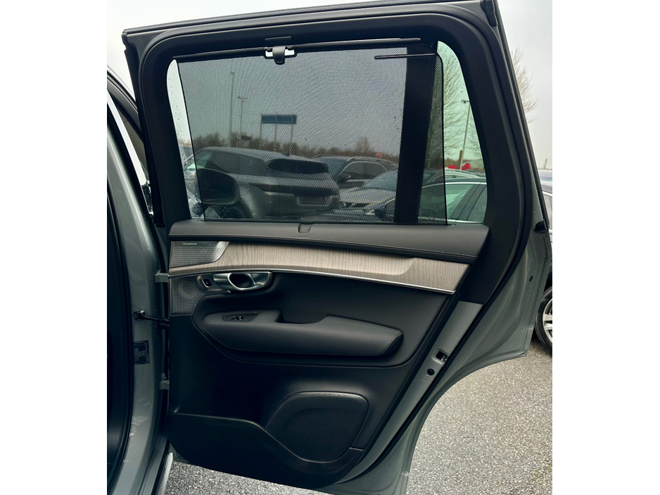 2025 Volvo XC90 - image 20
