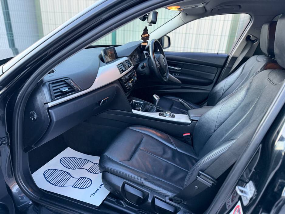 2017 BMW 3 Series - image 11