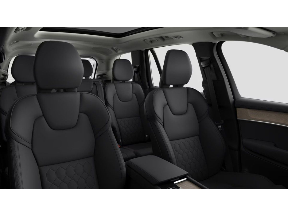 2026 Volvo XC90 - image 12