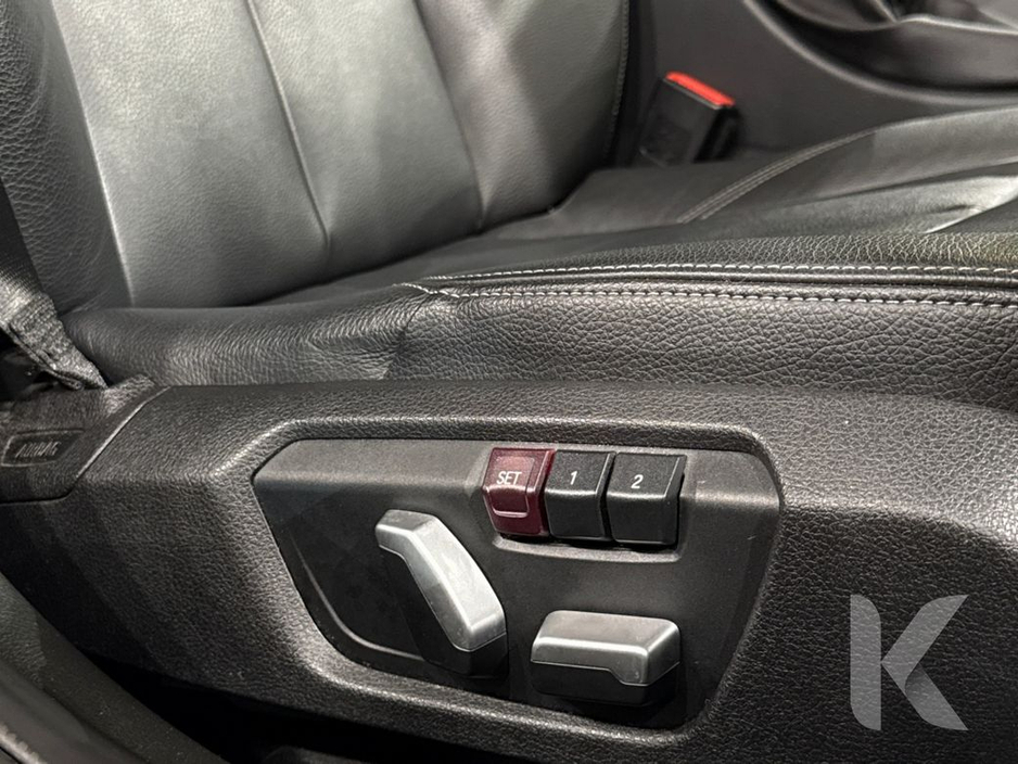 2016 BMW 3 Series - image 18