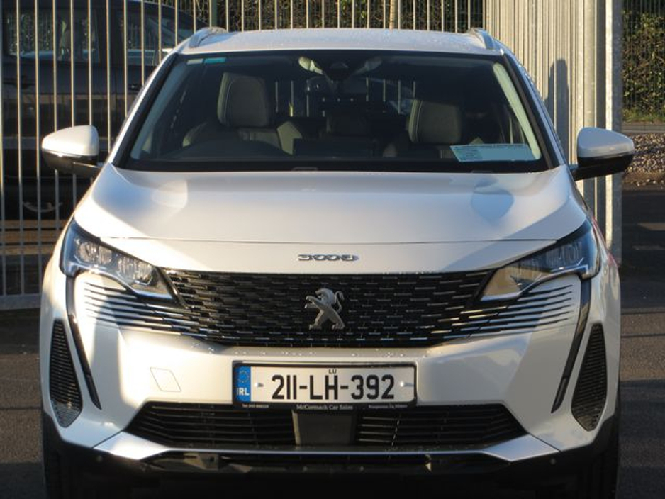 2021 Peugeot 3008 - image 8