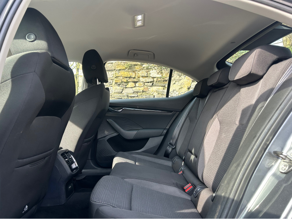 2022 Skoda Octavia - image 16