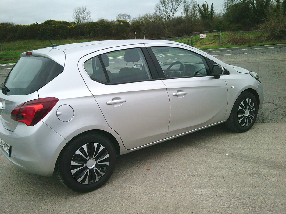 2019 Opel Corsa - image 3