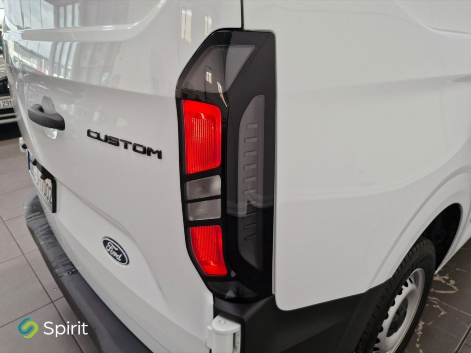 2025 Ford Transit Custom - image 22