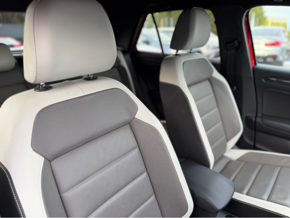 2020 Volkswagen T-Roc - image 14