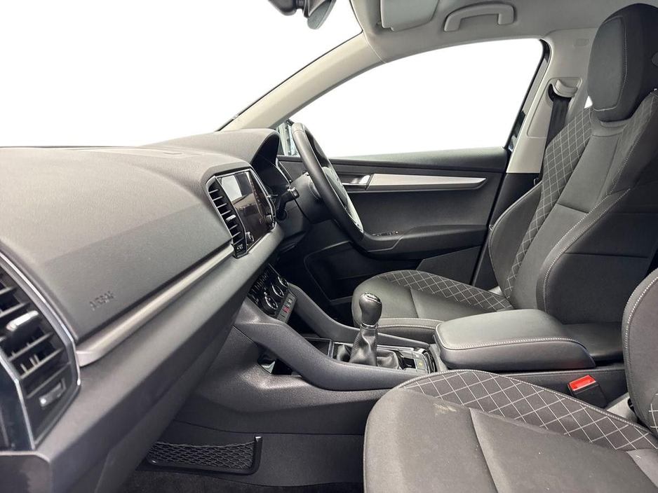 2020 Skoda Karoq - image 2