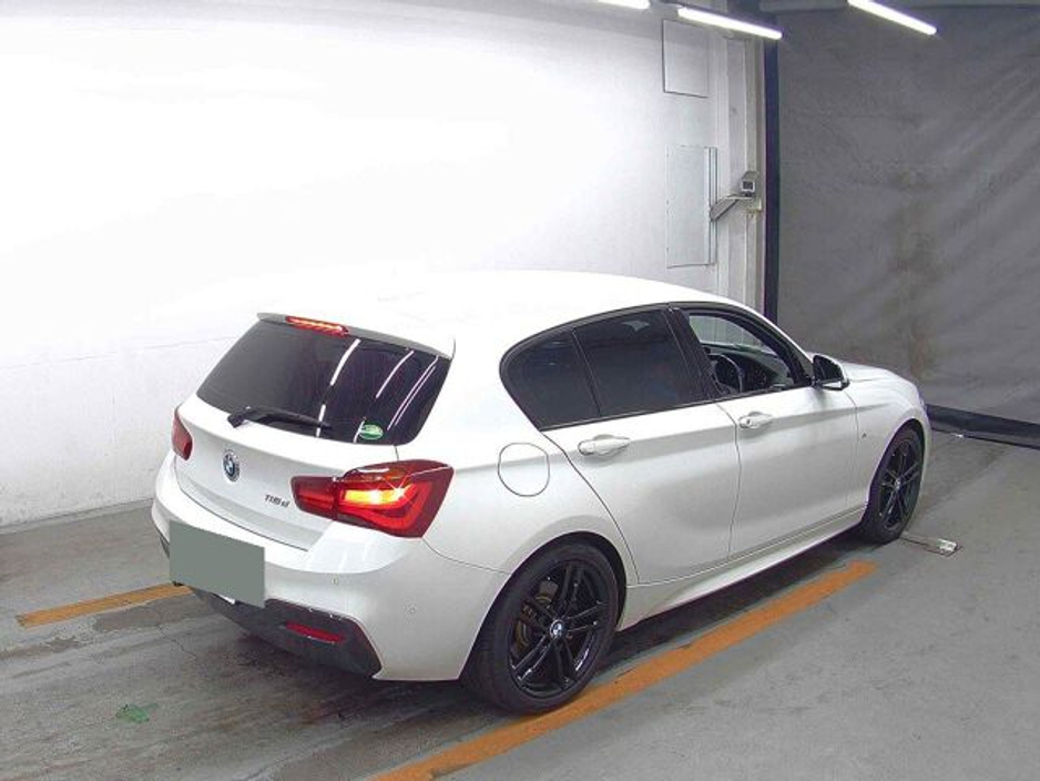 2019 BMW 1 Series 118D M SPORT SHADOW EDITION AUTOMATIC **TOP SPEC / ACTIVE CRUISE CONTOL / 18" GLOSS BLACK ALLOYS / COMFORT ACCESS / ELECTRIC & MEMORY FRONT SEATS / HEATED SEATS / SAT NAV / REVERSE CAMERA** €22,900