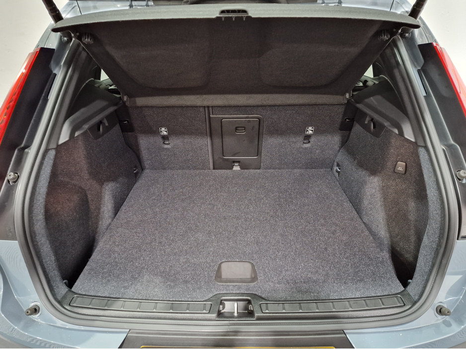 2023 Volvo XC40 T4 PLUS DARK RECHARGE AUTOMATIC **ONE OWNER / APPLE CARPLAY / CRUISE CONTROL / ELECTRIC BOOTLID / HEATED FRONT & REAR SEATS / HEATED STEERING WHEEL / 360 DEGREE CAMERA / WIRELESS PHONE CHARGING** €38,900