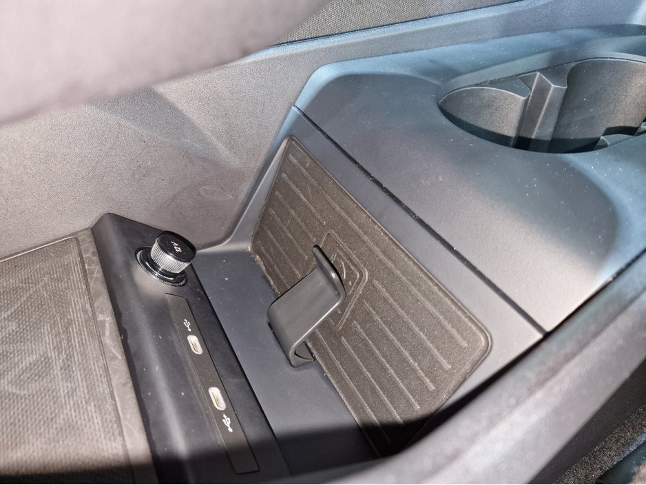 2024 Audi Q4 e-tron 45 S LINE (TECH PACK / 82KWH BATTERY) 282BHP AUTOMATIC **ONE OWNER / APPLE CARPLAY / ADAPTIVE CRUISE CONTROL / FULL LEATHER / SONOS PREMIUM SOUND / SAT NAV / REVERSE CAMERA / WIRELESS PHONE CHARGING** €43,900