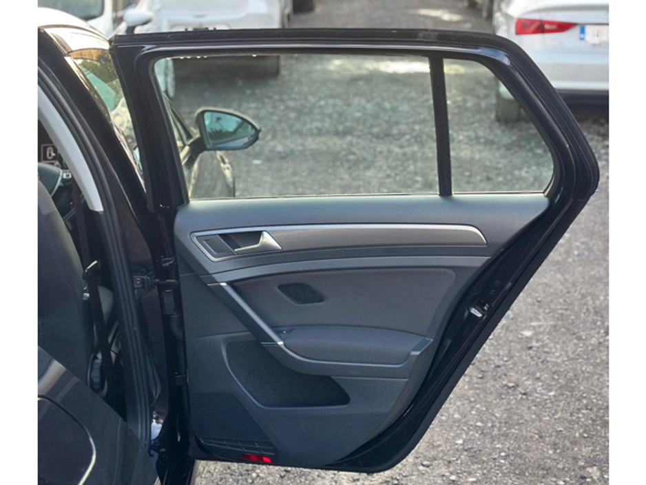 2013 Volkswagen Golf - image 7