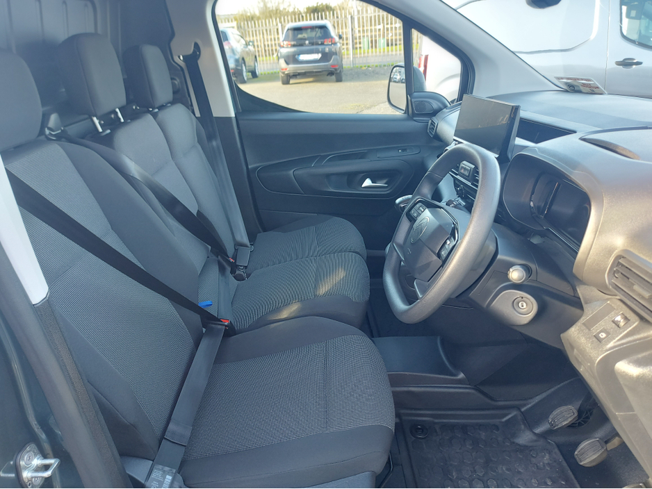 2025 Citroen Berlingo LX PLUS BLUEHDI 100 MWB 650KG €26,500