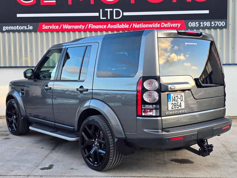 2014 Land Rover Discovery - image 12