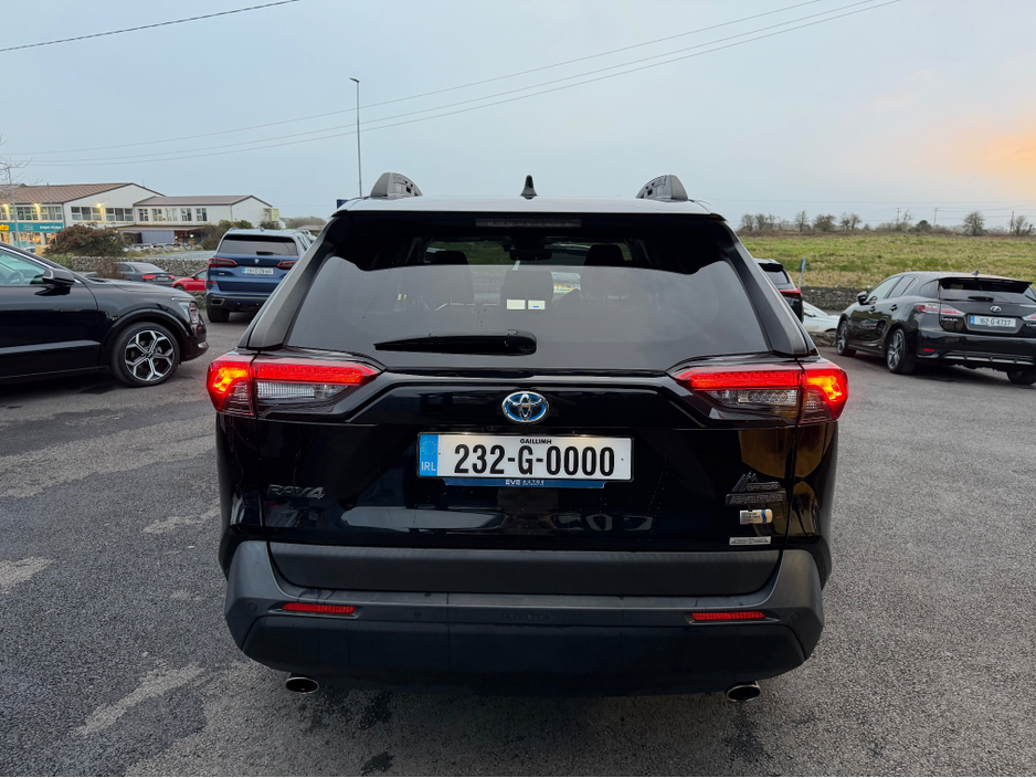 2023 Toyota Rav4 - image 5