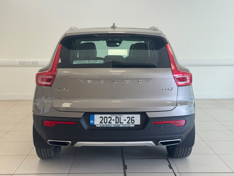 2020 Volvo XC40 - image 21
