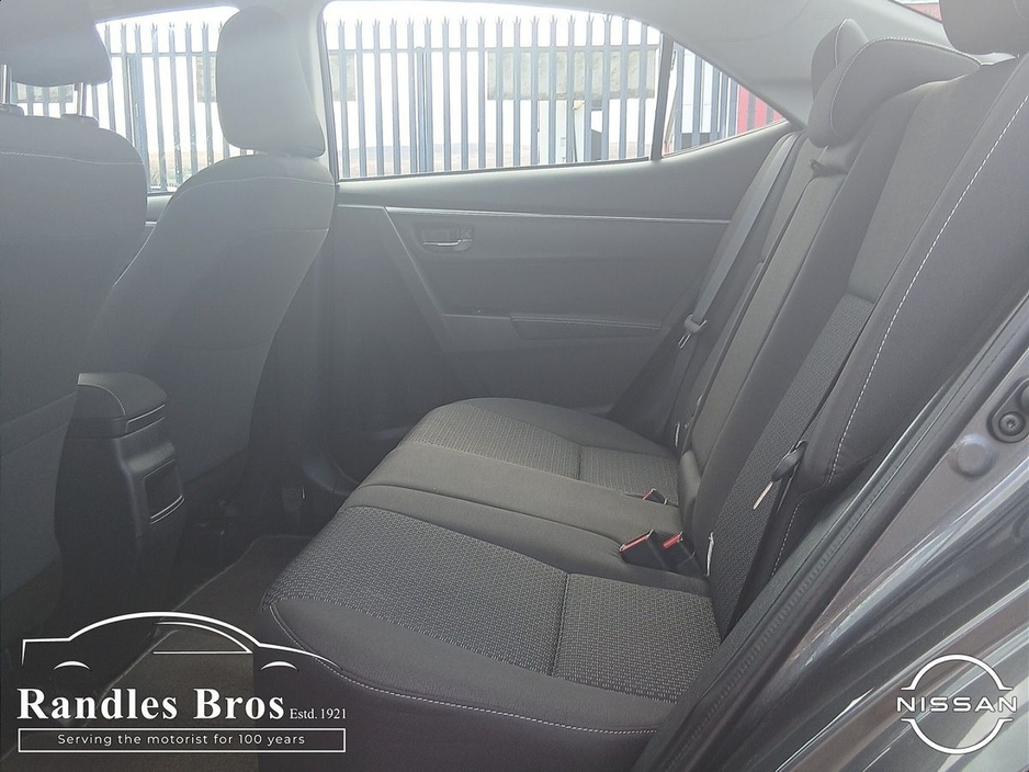 2016 Toyota Corolla - image 12