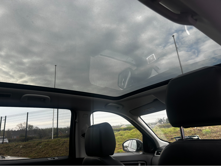 2016 Land Rover Discovery Sport - image 5