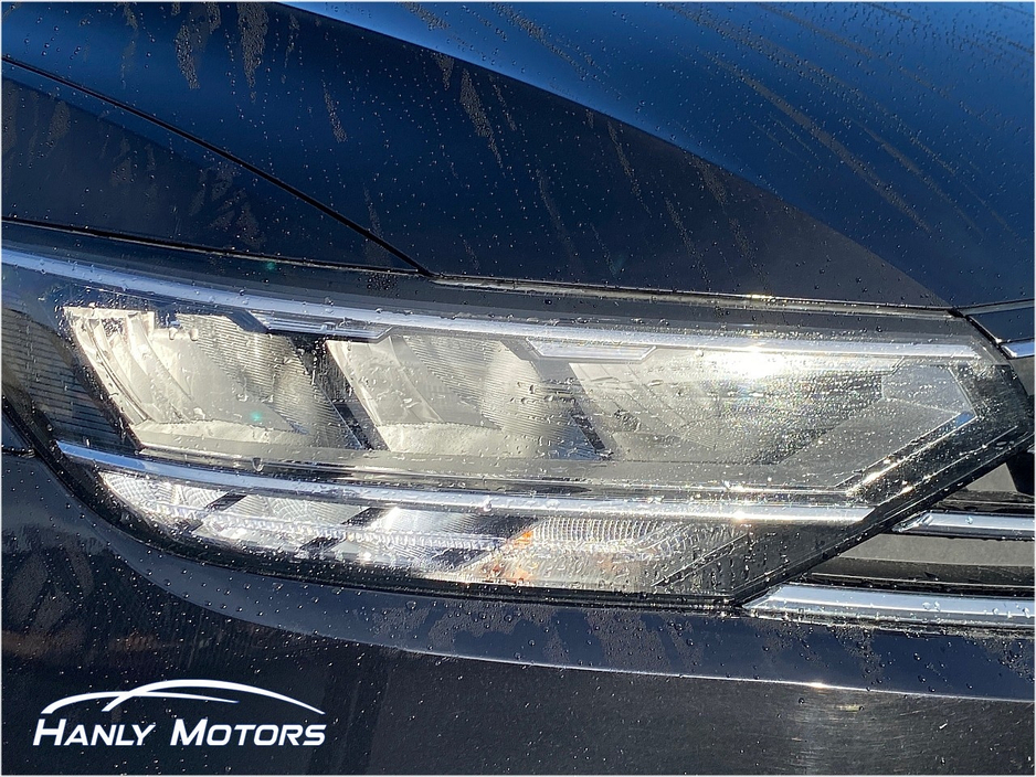 2020 Volkswagen Passat - image 26