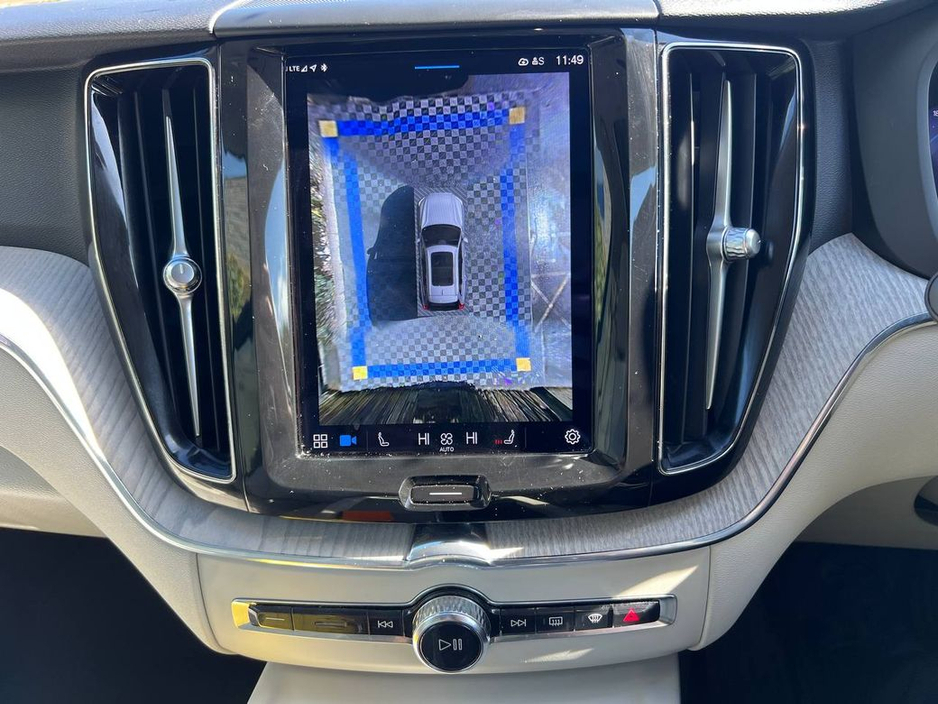 2023 Volvo XC60 - image 9