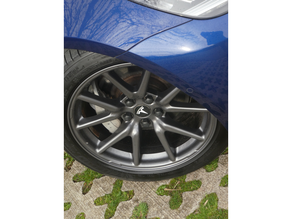 2020 Tesla Model 3 - image 2