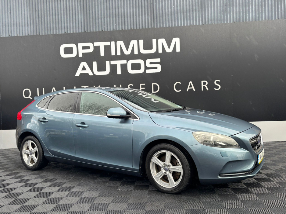 2014 Volvo V40 - image 5