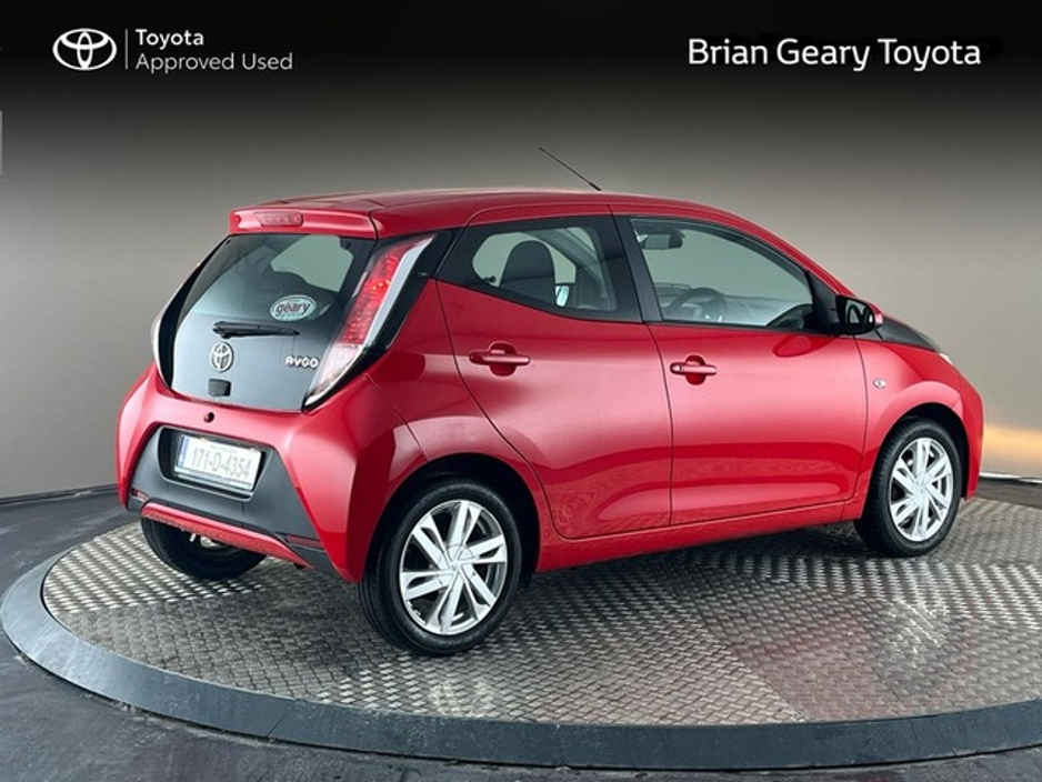2017 Toyota Aygo X-PLAY Automatic €10,950