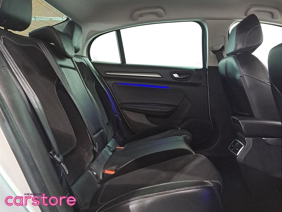 2018 Renault Megane - image 13