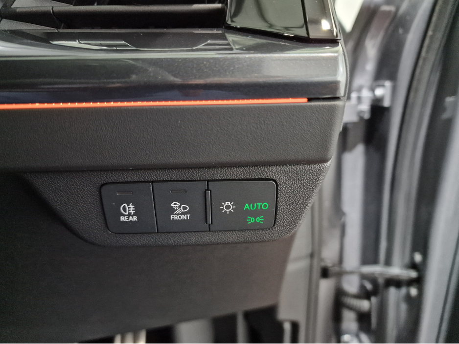 2024 Audi Q4 e-tron 45 S LINE (TECH PACK / 82KWH BATTERY) 282BHP AUTOMATIC **ONE OWNER / APPLE CARPLAY / ADAPTIVE CRUISE CONTROL / FULL LEATHER / SONOS PREMIUM SOUND / SAT NAV / REVERSE CAMERA / WIRELESS PHONE CHARGING** €43,900