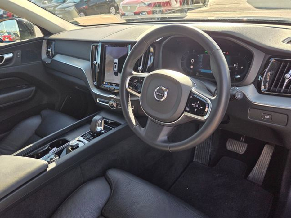 2023 Volvo XC60 - image 9