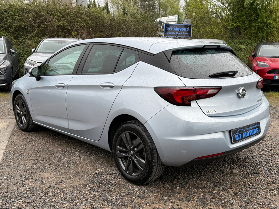 2019 Opel Astra - image 5
