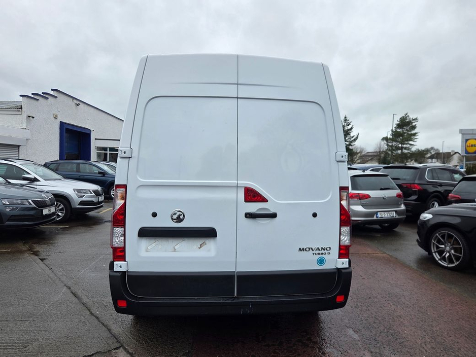 2021 Vauxhall Movano - image 3