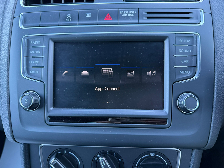 2016 Volkswagen Polo  €12,390