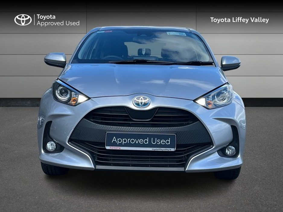 2023 Toyota Yaris - image 5
