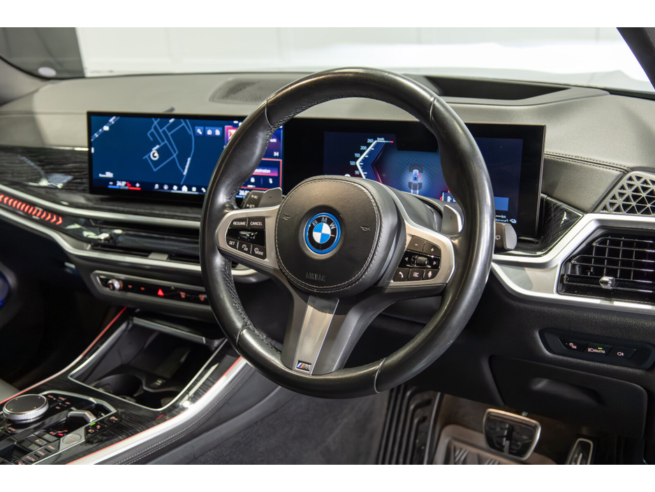 2024 BMW X5 - image 9