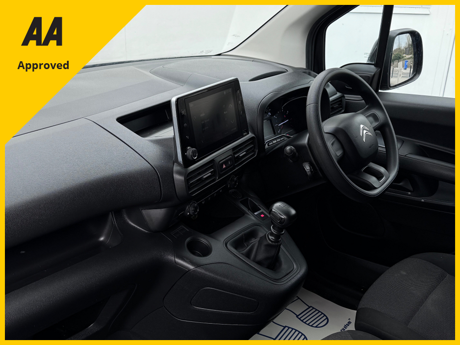 2022 Citroen Berlingo - image 9