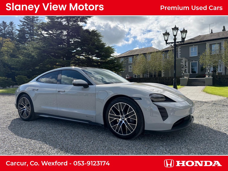 2022 Porsche Taycan - image 9