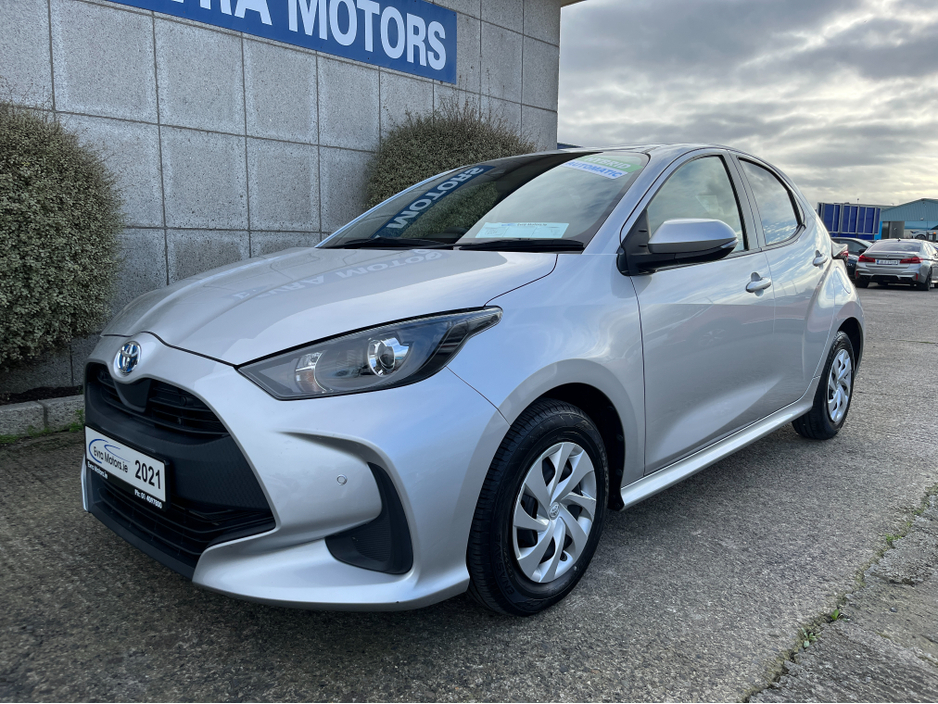 2021 Toyota Yaris - image 5