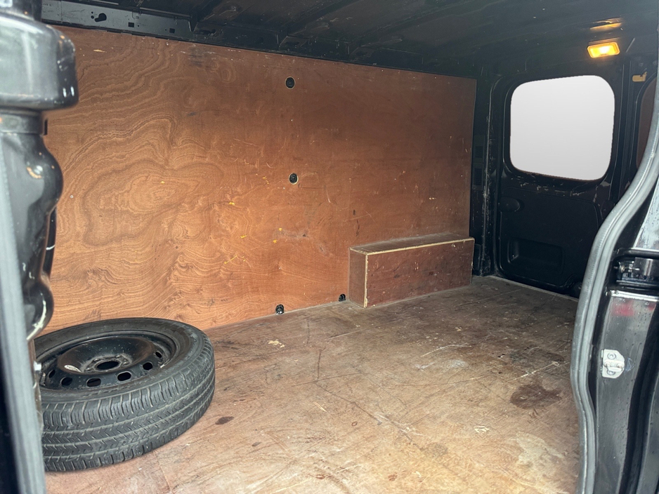 2019 Renault Trafic - image 14