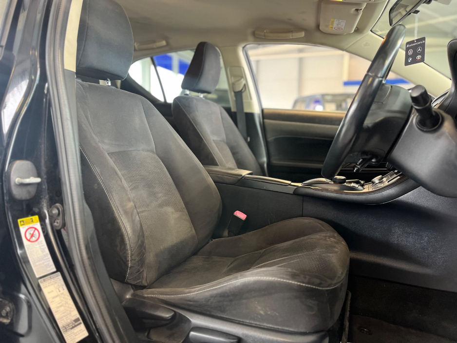 2015 Lexus CT 200 h - image 12