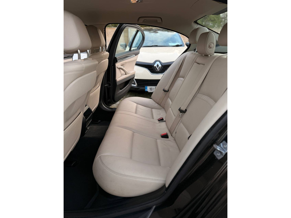 2014 BMW 5 Series - image 34