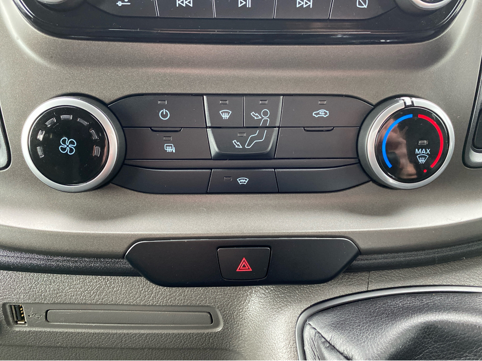 2021 Ford Transit Custom - image 15