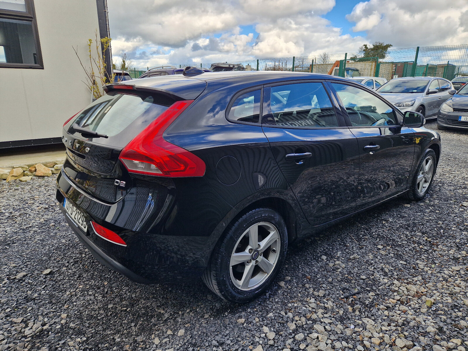 2013 Volvo V40 - image 6