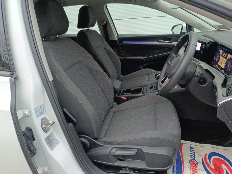 2024 Volkswagen Golf - image 10