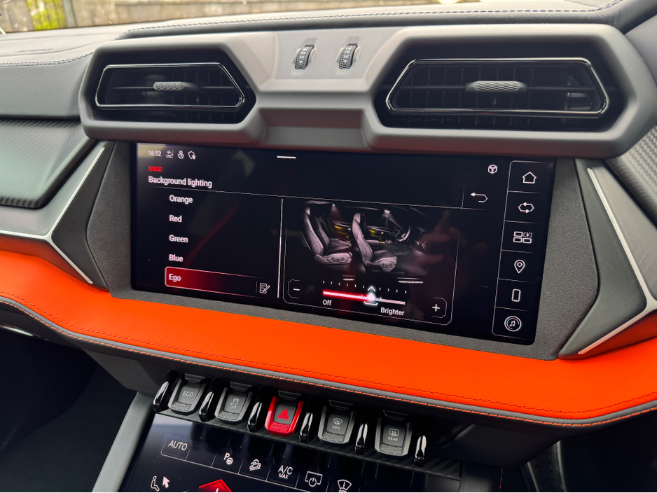 2025 Lamborghini Urus - image 38