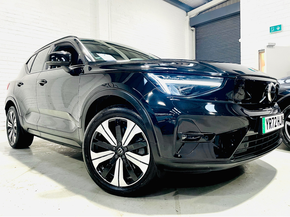 2023 Volvo XC40 - image 23