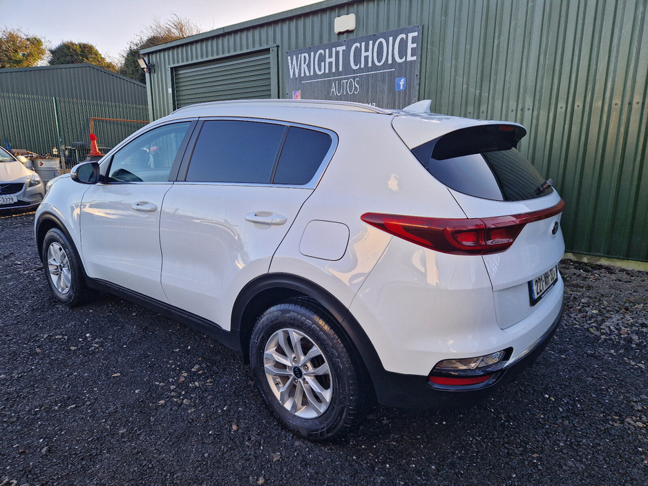 2022 Kia Sportage - image 8