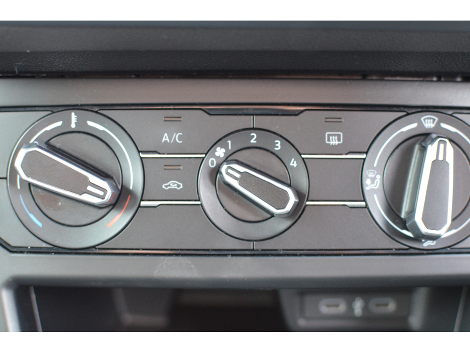 2023 Volkswagen Taigo - image 22