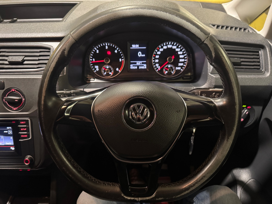 2020 Volkswagen Caddy - image 15