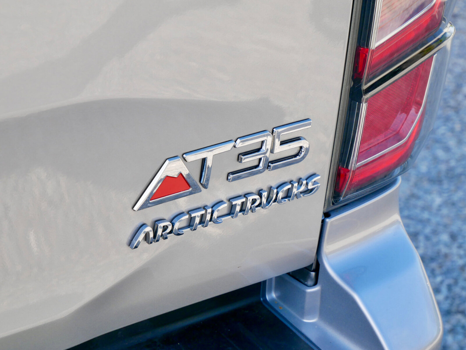 2025 Isuzu D-MAX - image 14