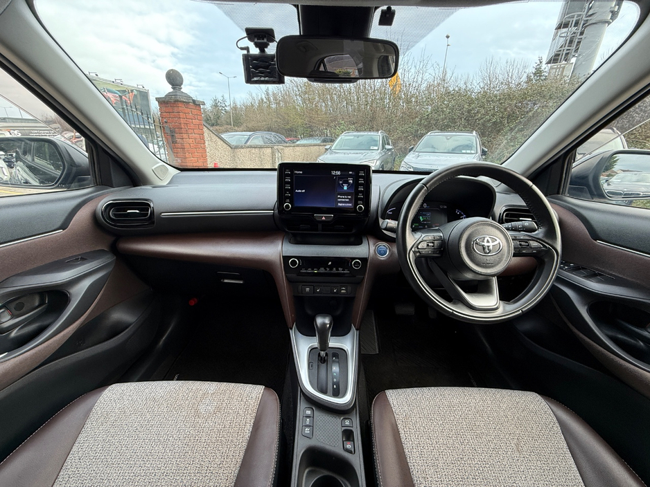 2020 Toyota Yaris Cross - image 9